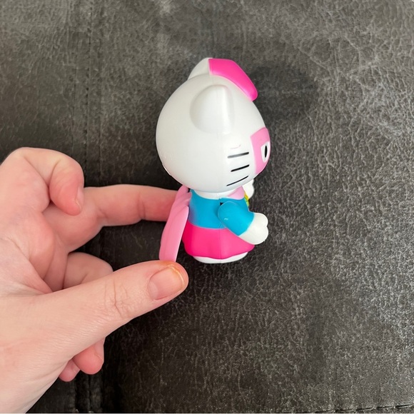 Hello Kitty Figure Sanrio McDonalds Toy 2019 Hero Cape - Picture 4 of 4